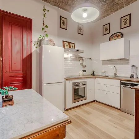 Guesthost - Centralissimo In Crocetta Apartment